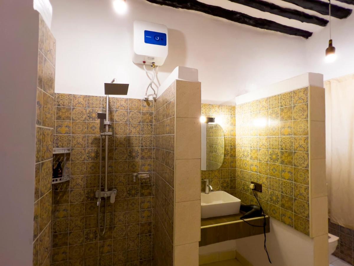 Отель Zanzi House 3*